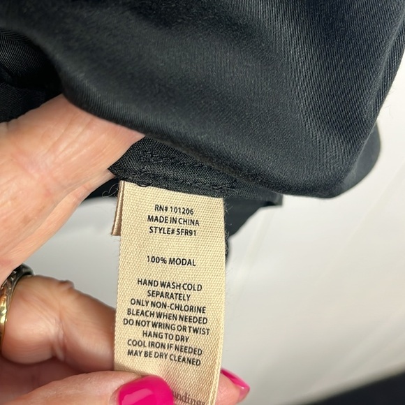 Soft Surroundings Womens Hideaway Tank 2X Black Pullover Sleeveless 100% Modal - Picture 7 of 12